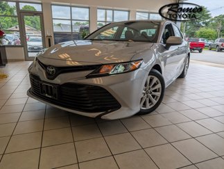 Used 2019 Toyota Camry LE image 1