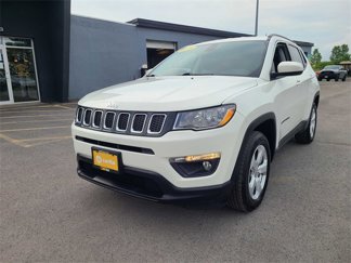 Used 2019 Jeep Compass Latitude image 1