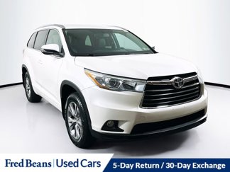 Used 2015 Toyota Highlander XLE video 1