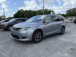 Used 2017 Chrysler Pacifica Limited w/ UConnect Theater Package image 1