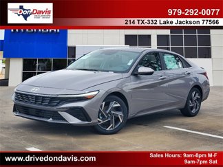 New 2025 Hyundai Elantra SEL image 1