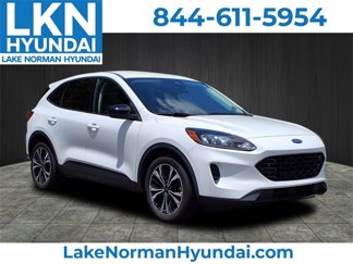 Used 2022 Ford Escape SE w/ SE Sport Appearance Package image 1