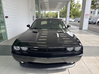 Used 2014 Dodge Challenger SXT image 1
