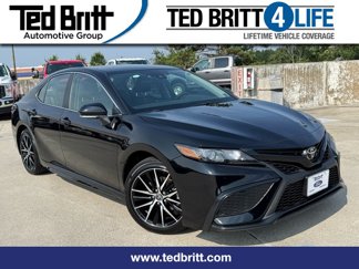 Used 2024 Toyota Camry SE image 1