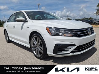 Used 2018 Volkswagen Passat 2.0T R-Line image 1
