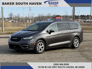 Used 2023 Chrysler Pacifica Limited image 1