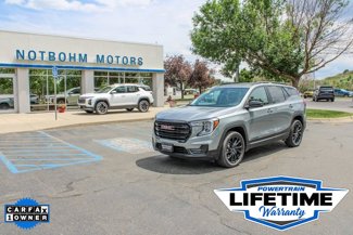 Used 2024 GMC Terrain SLE image 1