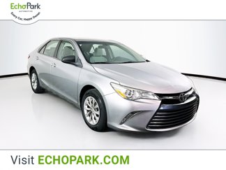 Used 2016 Toyota Camry LE image 1