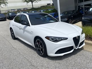 Used 2024 Alfa Romeo Giulia Veloce image 1
