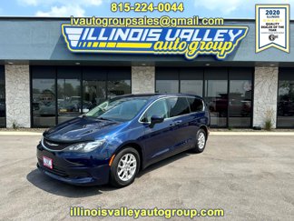 Used 2017 Chrysler Pacifica LX image 1