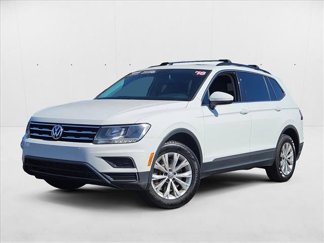 Used 2018 Volkswagen Tiguan SE w/ Panoramic Sunroof Package image 1