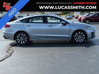 Used 2020 Ford Fusion SE image 1