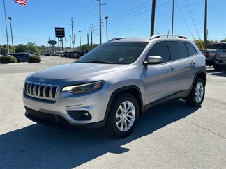 Used 2019 Jeep Cherokee Latitude w/ Popular Appearance Group image 1