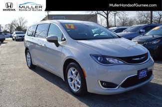 Used 2017 Chrysler Pacifica Touring Plus w/ Tire & Wheel Group image 1