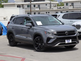 Used 2022 Volkswagen Taos SE image 1