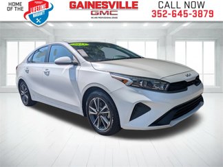 Used 2023 Kia Forte LXS image 1