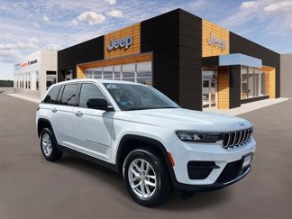 Certified 2023 Jeep Grand Cherokee Laredo w/ Luxury Tech Group I image 1