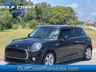 Used 2019 MINI Cooper 2-Door Hardtop w/ Signature Upholstery Package image 1