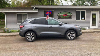 Used 2022 Ford Escape SEL image 1