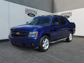 Used 2013 Chevrolet Avalanche LT image 1
