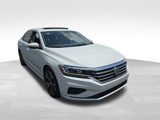 Used 2021 Volkswagen Passat 2.0T SE image 1