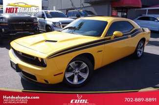 Used 2017 Dodge Challenger SXT image 1