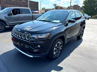 Used 2022 Jeep Compass Limited image 1
