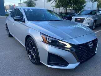 Used 2024 Nissan Altima 2.5 SR image 1