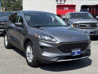 Used 2022 Ford Escape SE image 1