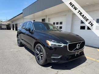 Used 2018 Volvo XC60 T5 Momentum w/ Convenience Package image 1