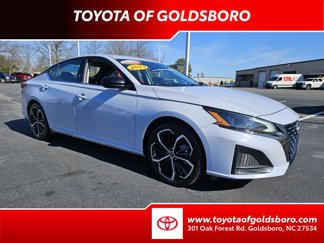 Used 2023 Nissan Altima 2.5 SR image 1