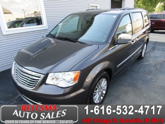 Used 2016 Chrysler Town & Country Touring-L image 1
