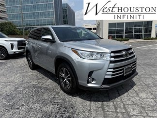 Used 2017 Toyota Highlander LE image 1