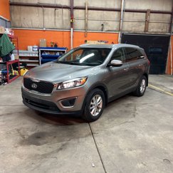 Used 2016 Kia Sorento LX image 1
