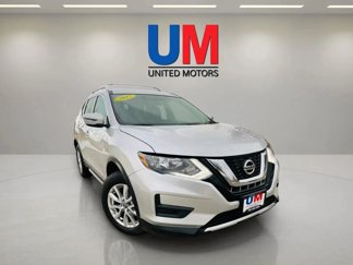 Used 2017 Nissan Rogue SV image 1