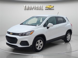 Used 2022 Chevrolet Trax LS w/ Tint and Cruise Package image 1