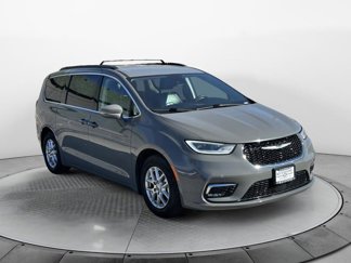Used 2022 Chrysler Pacifica Touring-L image 1