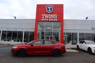 Used 2020 Ford Fusion SE image 1