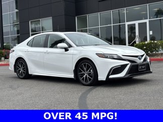 Used 2022 Toyota Camry SE image 1