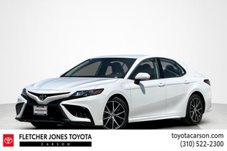 Used 2022 Toyota Camry SE image 1