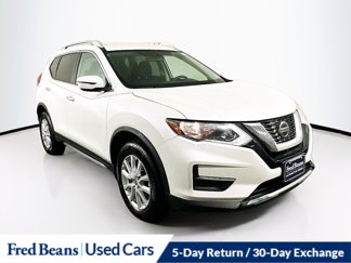 Used 2018 Nissan Rogue SV image 1