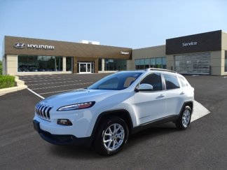 Used 2018 Jeep Cherokee Latitude image 1