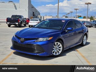 Used 2018 Toyota Camry LE image 1