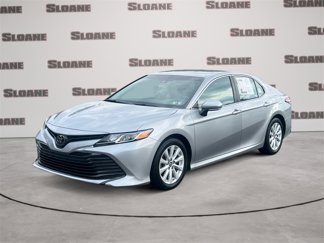 Used 2018 Toyota Camry LE image 1