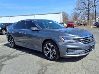 Used 2021 Volkswagen Passat 2.0T SE image 1