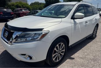 Used 2014 Nissan Pathfinder SV image 1