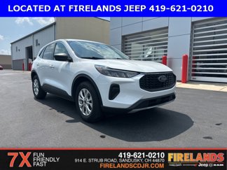 Used 2023 Ford Escape Active image 1