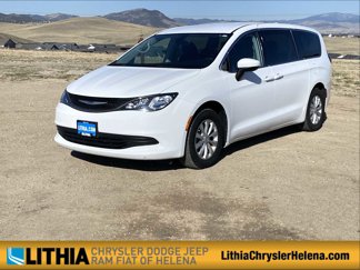 Certified 2017 Chrysler Pacifica Touring w/ Tire & Wheel Group image 1