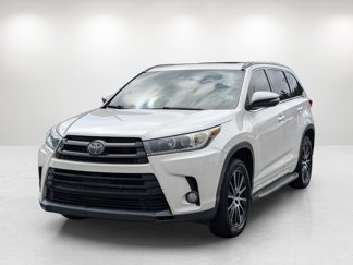 Used 2018 Toyota Highlander SE image 1