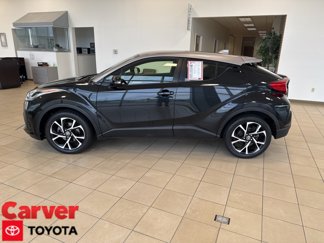 Used 2020 Toyota C-HR XLE image 1